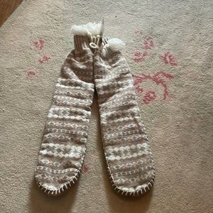 NWT Muk Luks high socks- OS